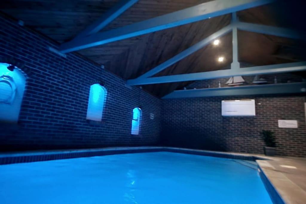 Large Coastal Cottage, Private Indoor Pool, Hut Tub, Sauna And Steam Pod Weymouth Exterior foto